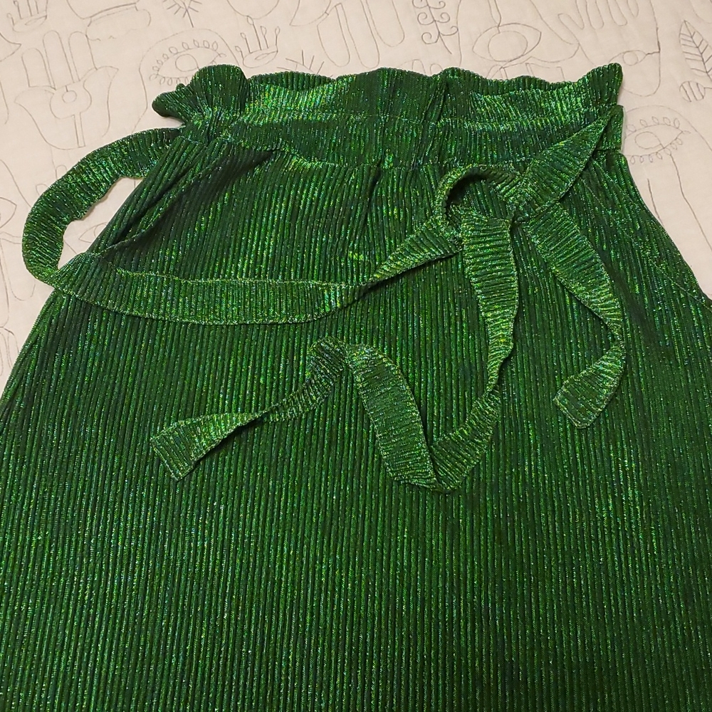 PREMME metallic green skirt! - Picture 5 of 8